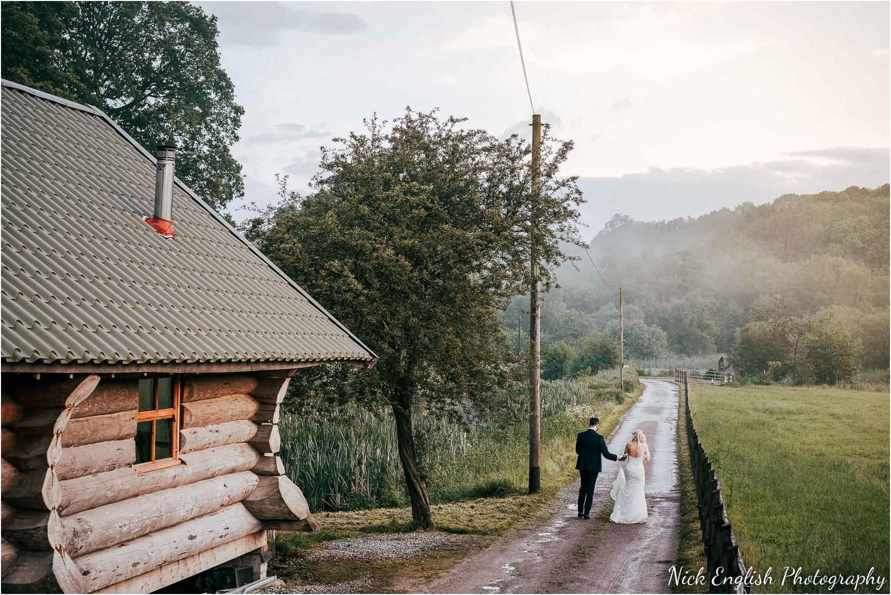 Whitebottom_Farm_Wedding_Manchester_Photograph-137.jpg