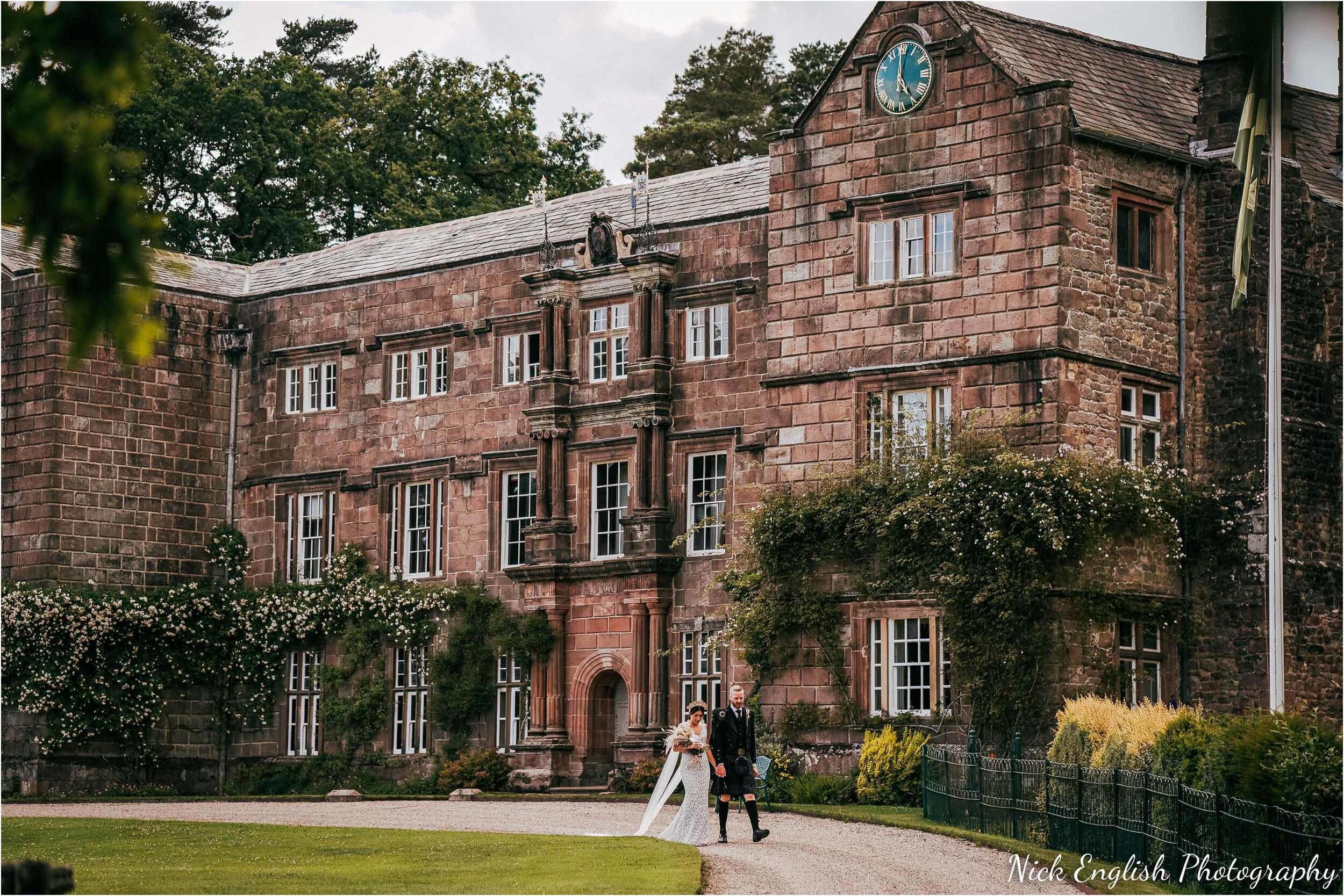 Browsholme Hall Wedding Photographer (82).jpg