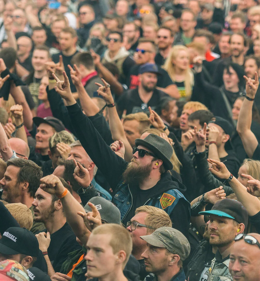 crowd3.jpg
