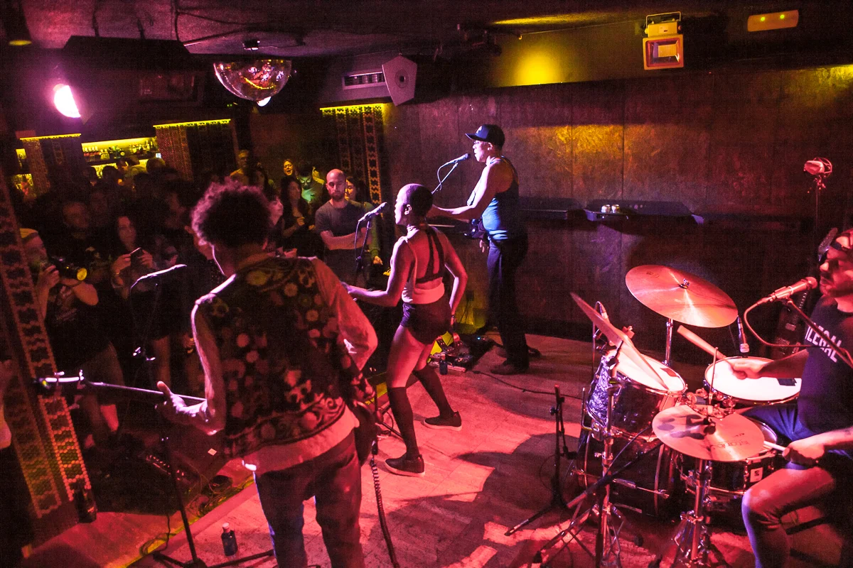 REVEL IN DIMES SALA NIAGARA 07.jpg