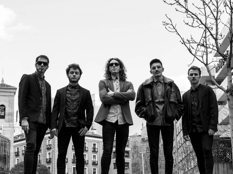 LOS INTRUSOS DEL SAVOY