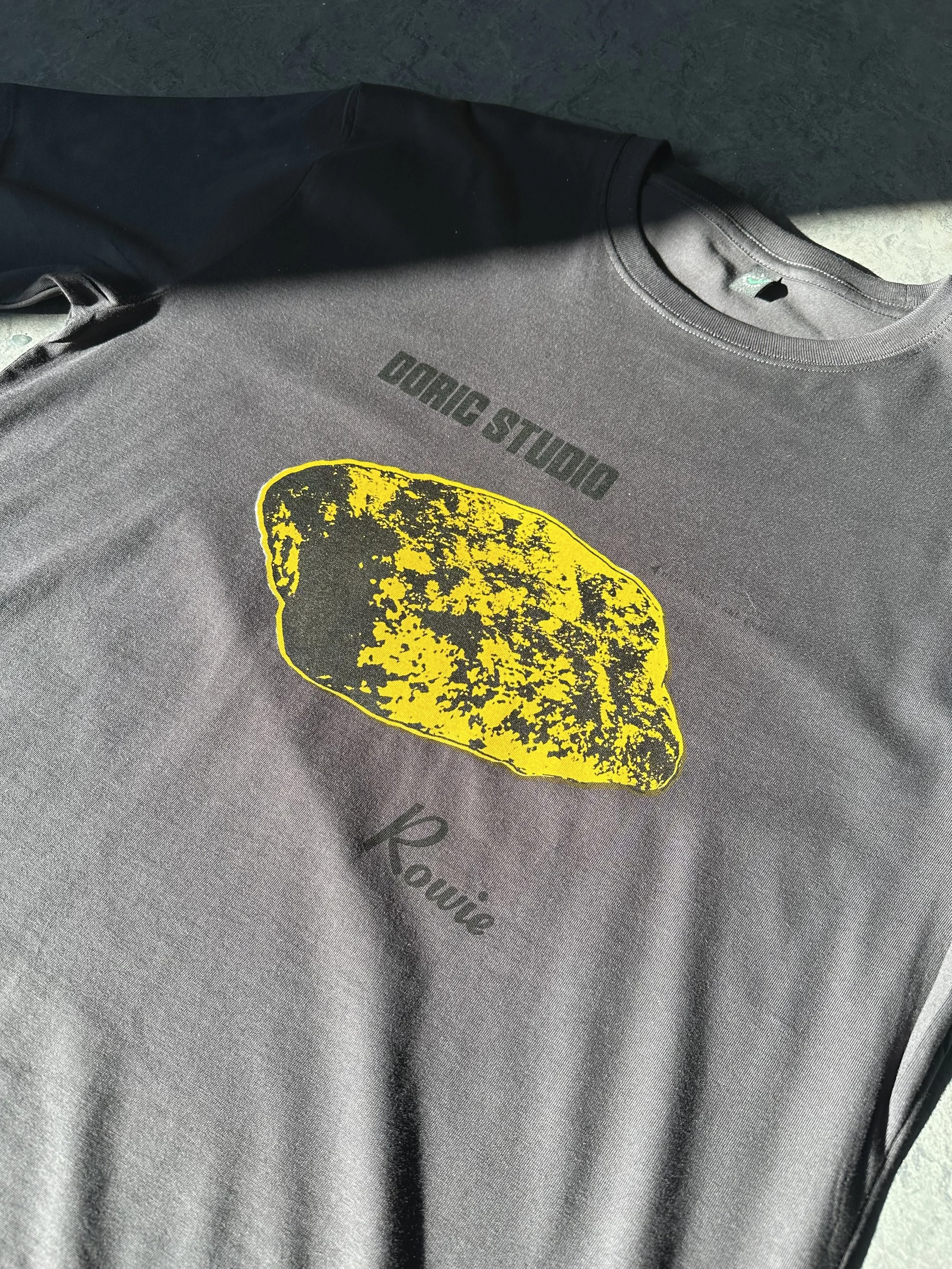 Rowie Tee Faded Grey