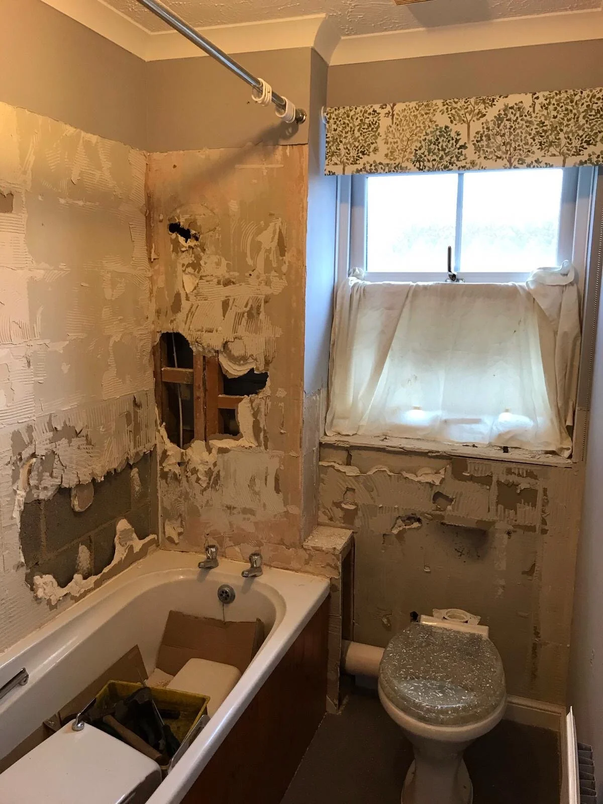 bathroom before.JPG