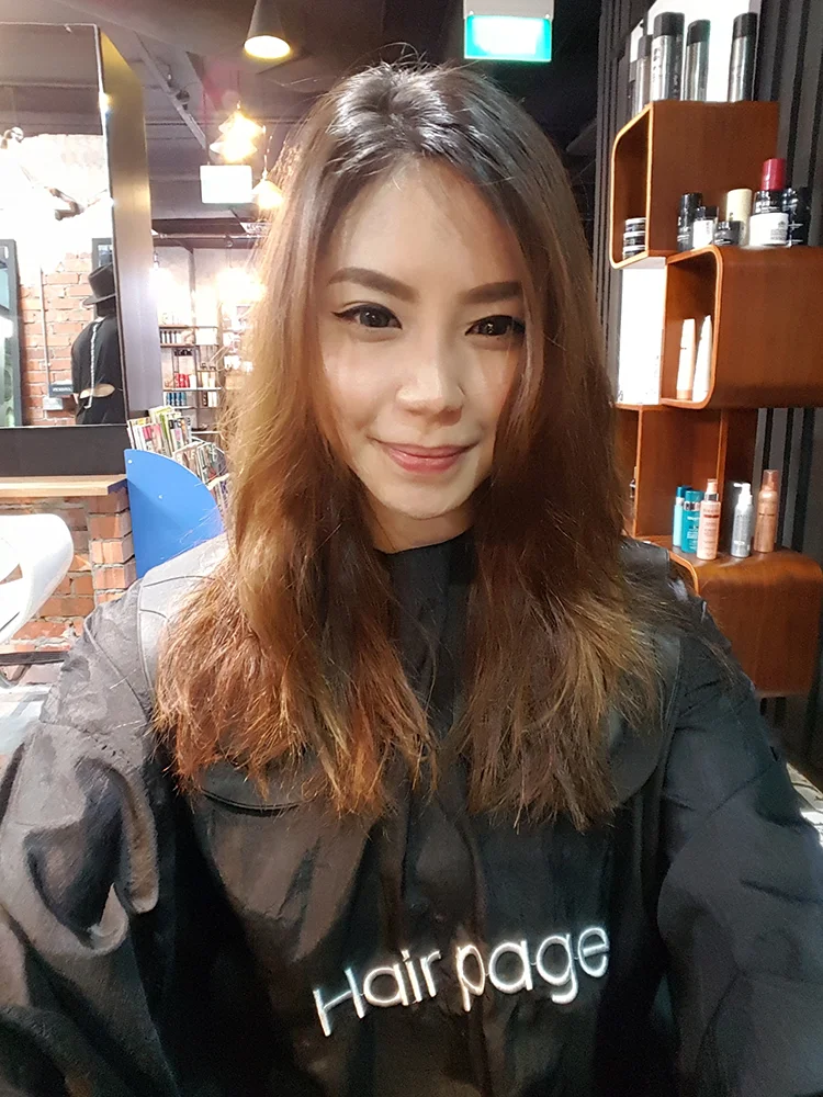 Mega outgrown black roots and frizzy ends