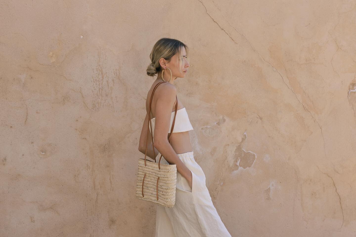 Maria Long Natural 🌱 

Made with palm leaves, collected and dried in the Mediterranean sun. These are braided with our traditional technique transmitted through generations until today.

#santapalma #bags #madeinspain
