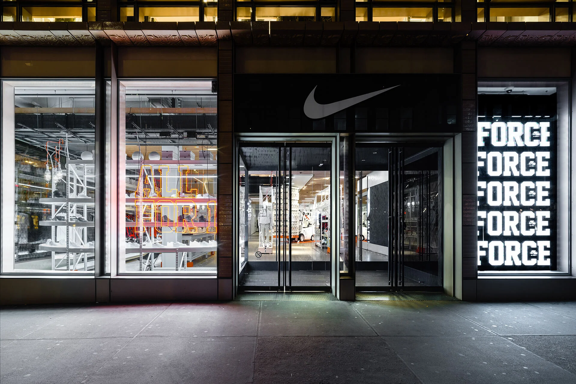 4C_af1_soho_takeover_hovercraft.jpg