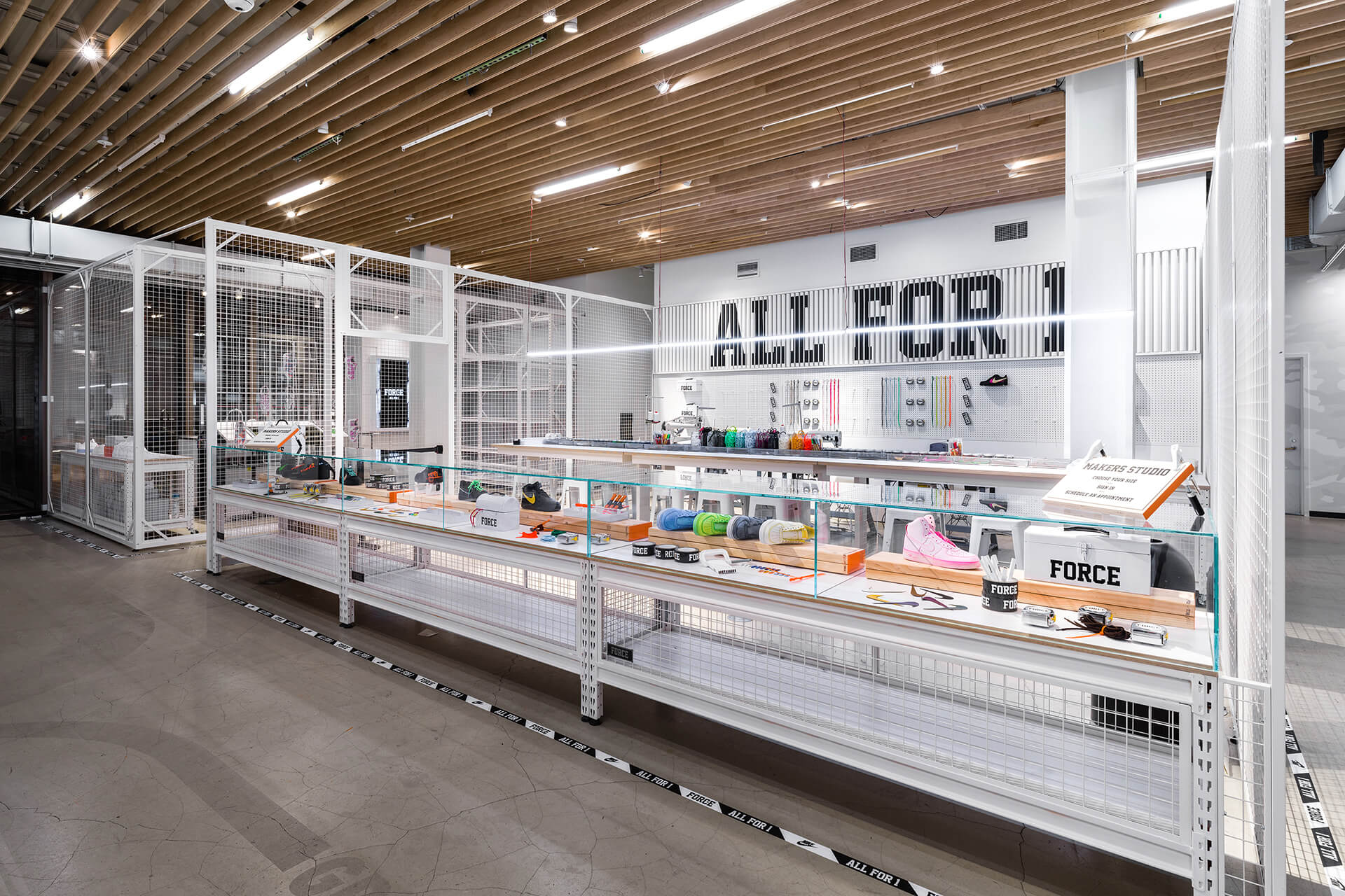 27_af1_soho_takeover_hovercraft.jpg