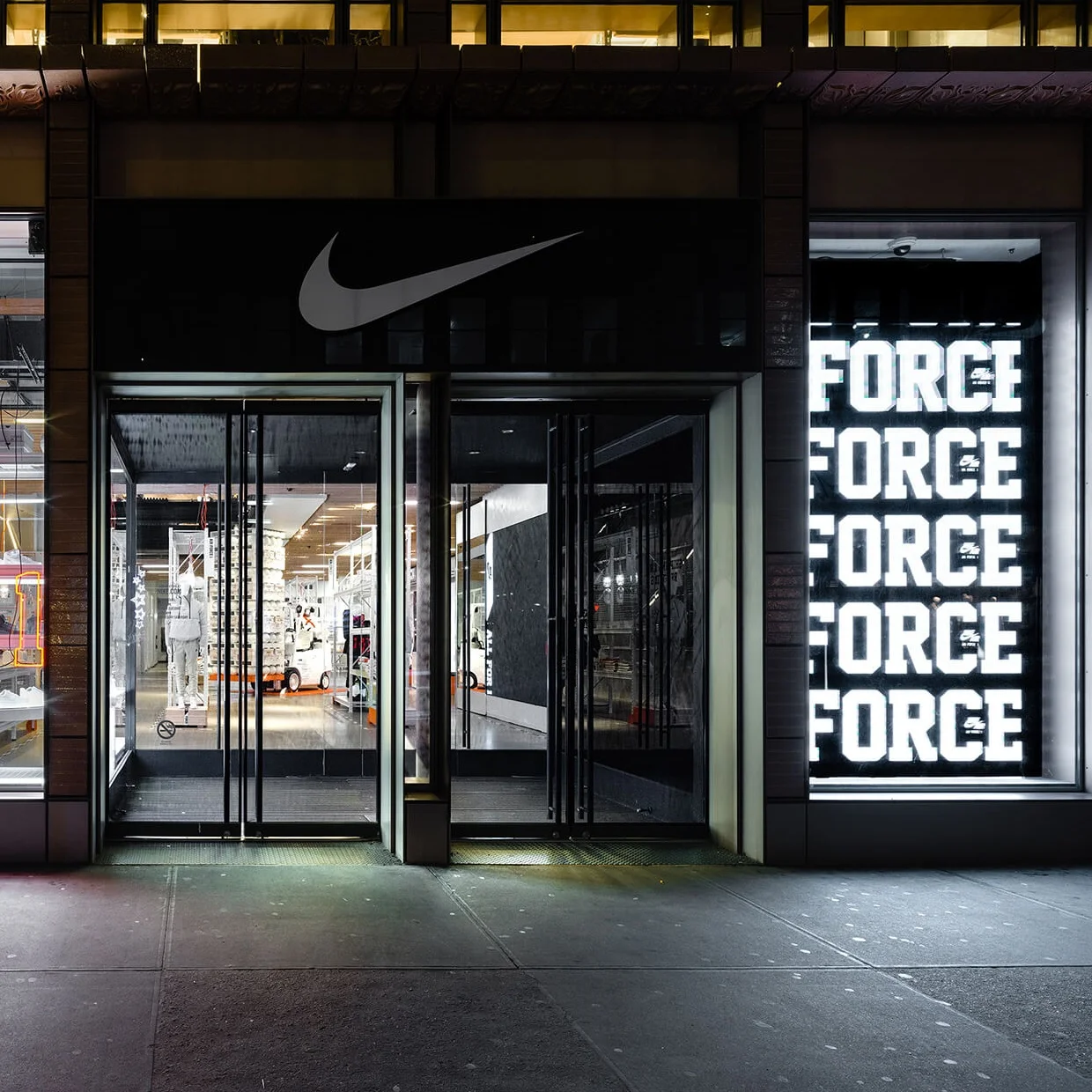 4C_af1_soho_takeover_hovercraft.jpg