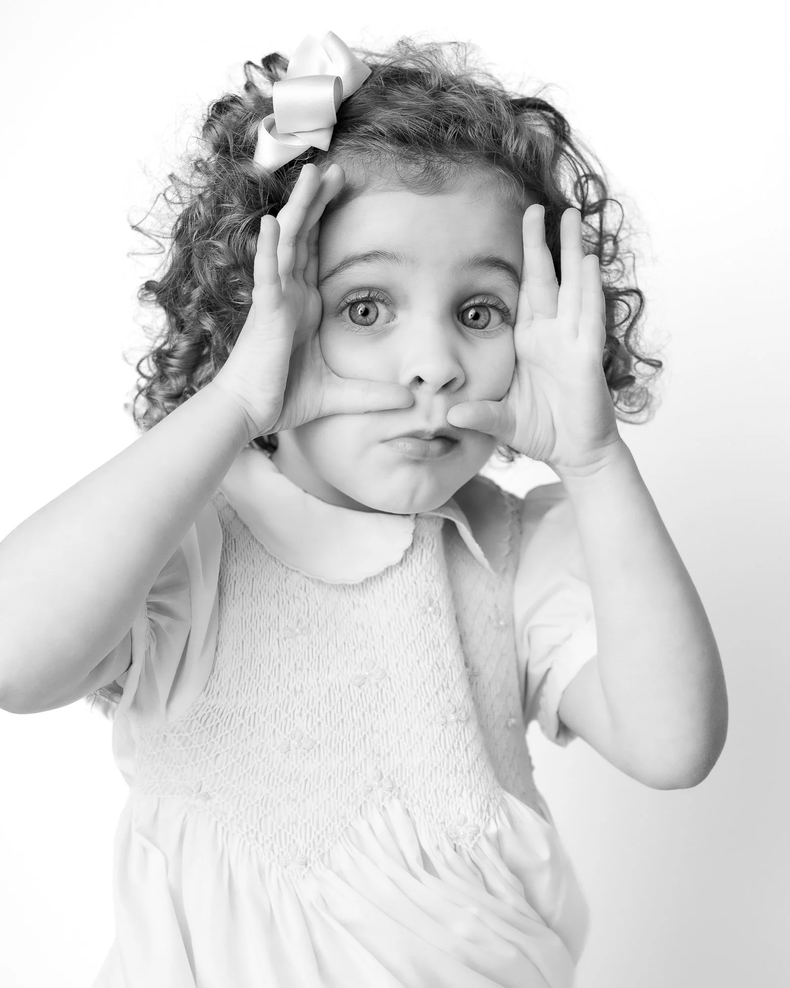 kate hart finnigan-lottie-personality portraits westchester ny.jpg