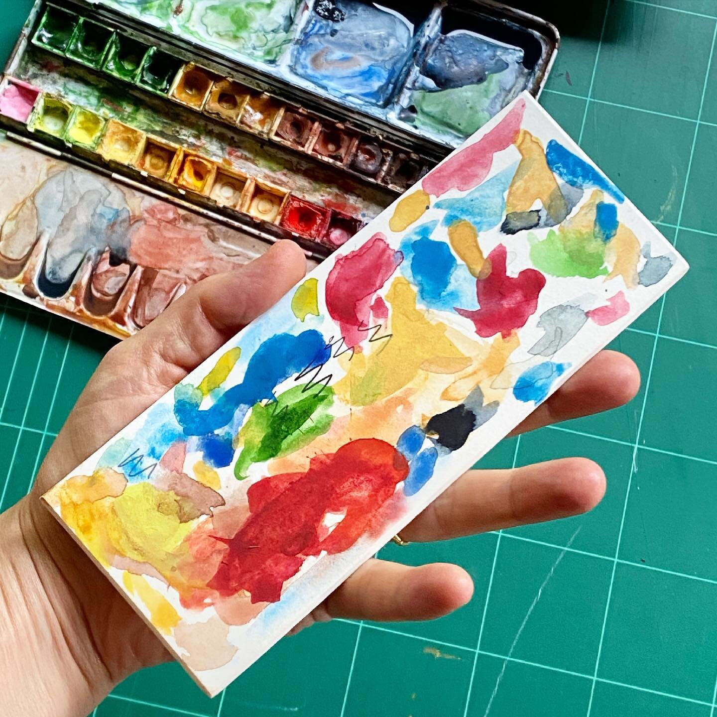 ❤️ Sometimes the little paint tester scraps make a mini work of art! 🎨