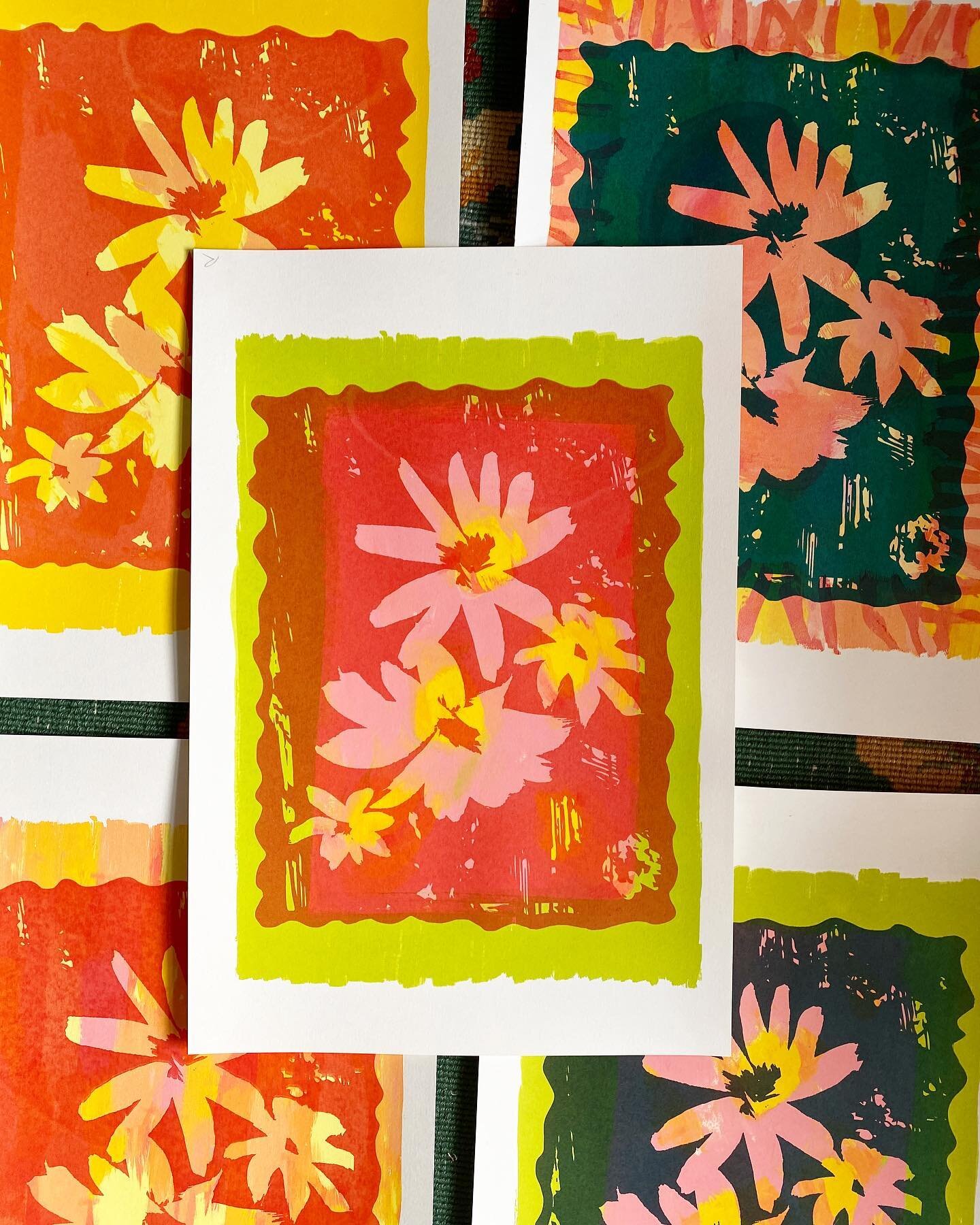 🌺 Flowers! Joy! Fancy a glorious pop of colour for your walls?! 🌞 One of a kind monoprints getting framed today for my show this weekend @artistsopenhse @dulwichfestival 

Screen-printing these was a magical experience 💫 and I am a little bit in l