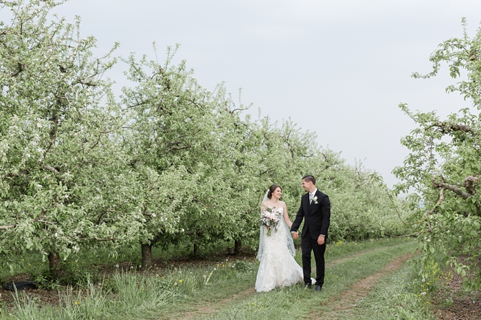 Outdoor_Spring_Apple_Orchard_Wedding_28.jpg
