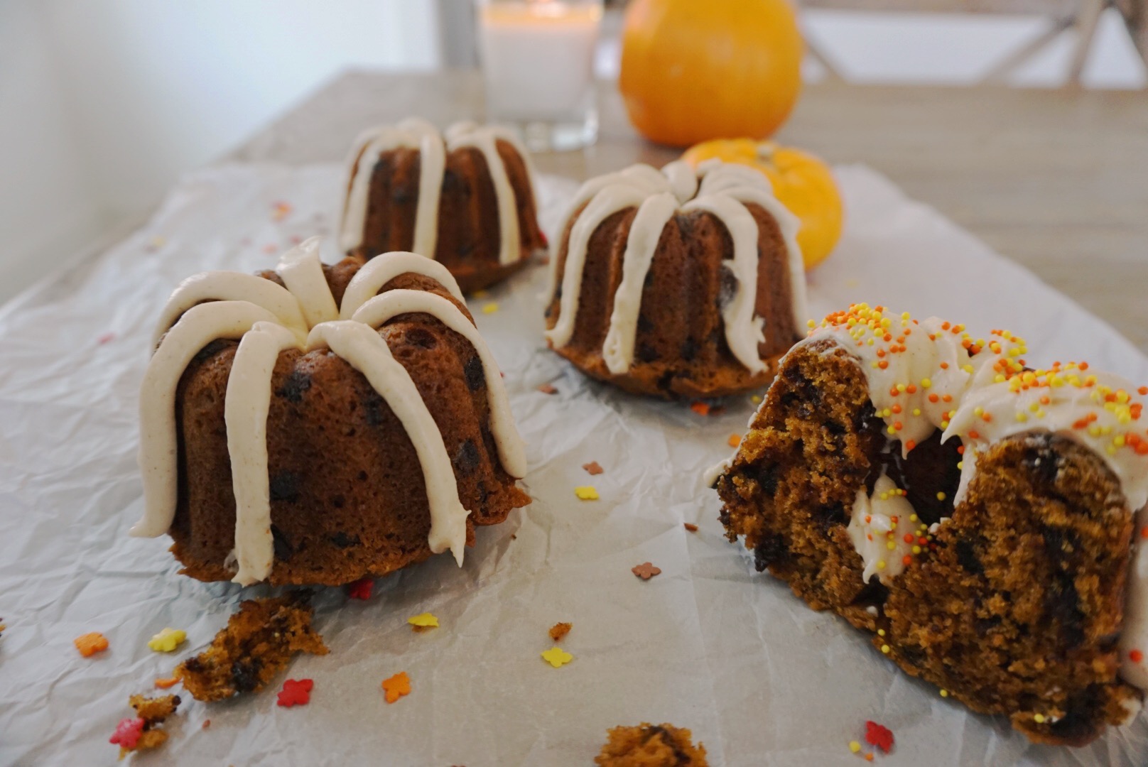Pumpkin Chocolate Chip Bundt-Lette Cakes