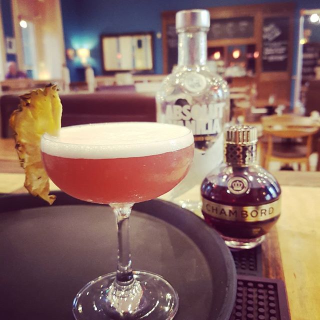 Pink martini anyone?! #friday #fundayfriday #bath #happyhour #cocktails #bestmartiniinbath