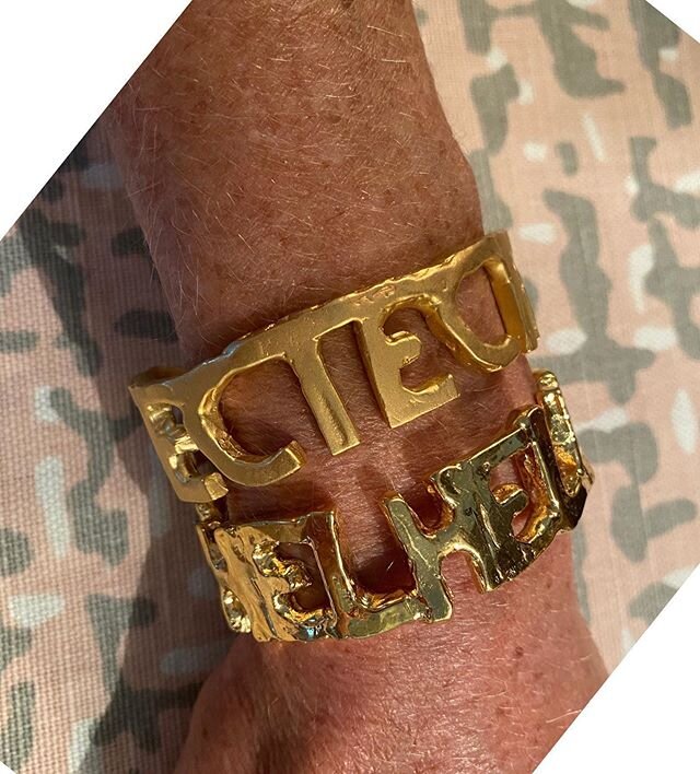 custom 12 letter cuff $350◽️either shiny or satin 14k gold plated◽️approx. 2&rdquo; deep by 2.5&rdquo; wide◽️link to bio-website in the &ldquo;JPG signature&rdquo; section to order or DM etc.◽️delivery 4-6 weeks #janetgreggjewelry #custom #signature 