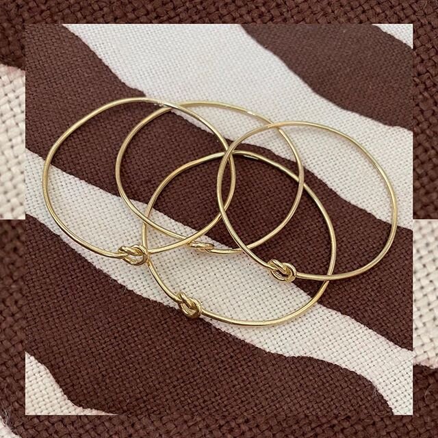 knot 14k gold plated bracelets $65 each▫️please DM for details▫️perfect for the girl grads #janetgreggjewelry #bracelets #knotdesign #bangels #stack #collect #jewelry #giftideas #charlestonstudio