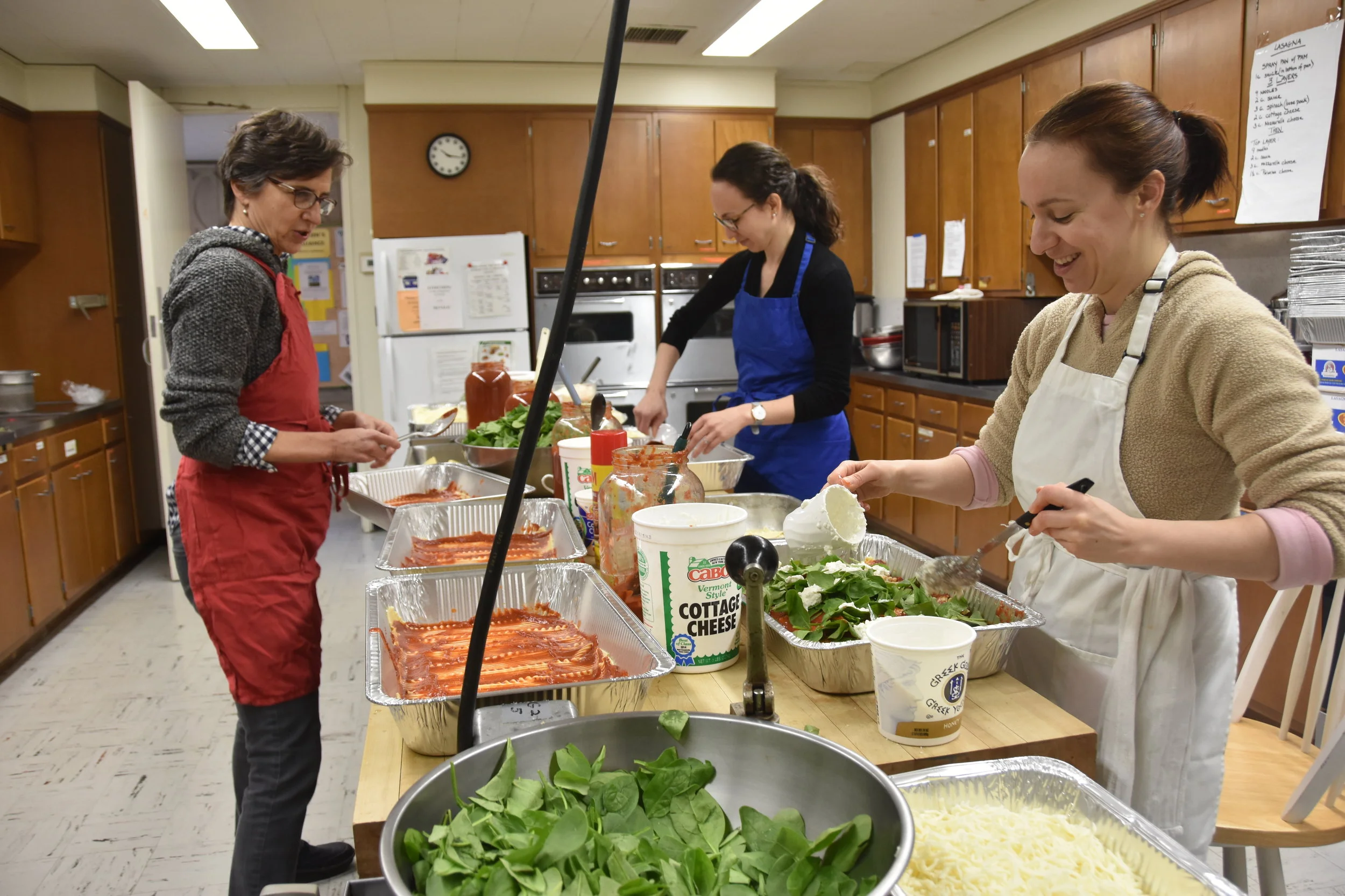 D4$ cooks get started preparing lasagna for 600.
