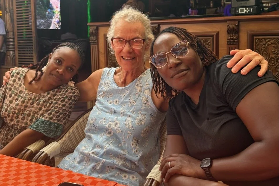 Ellie Phoebe & ?.jpeg