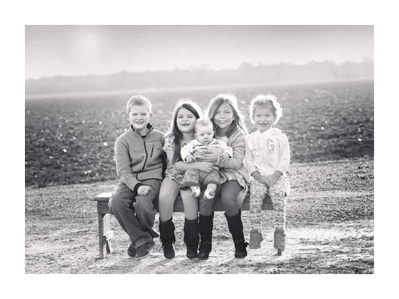 kids18bw.jpg