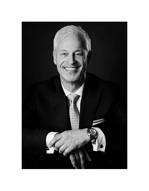 HEADSHOTS107bw.jpg