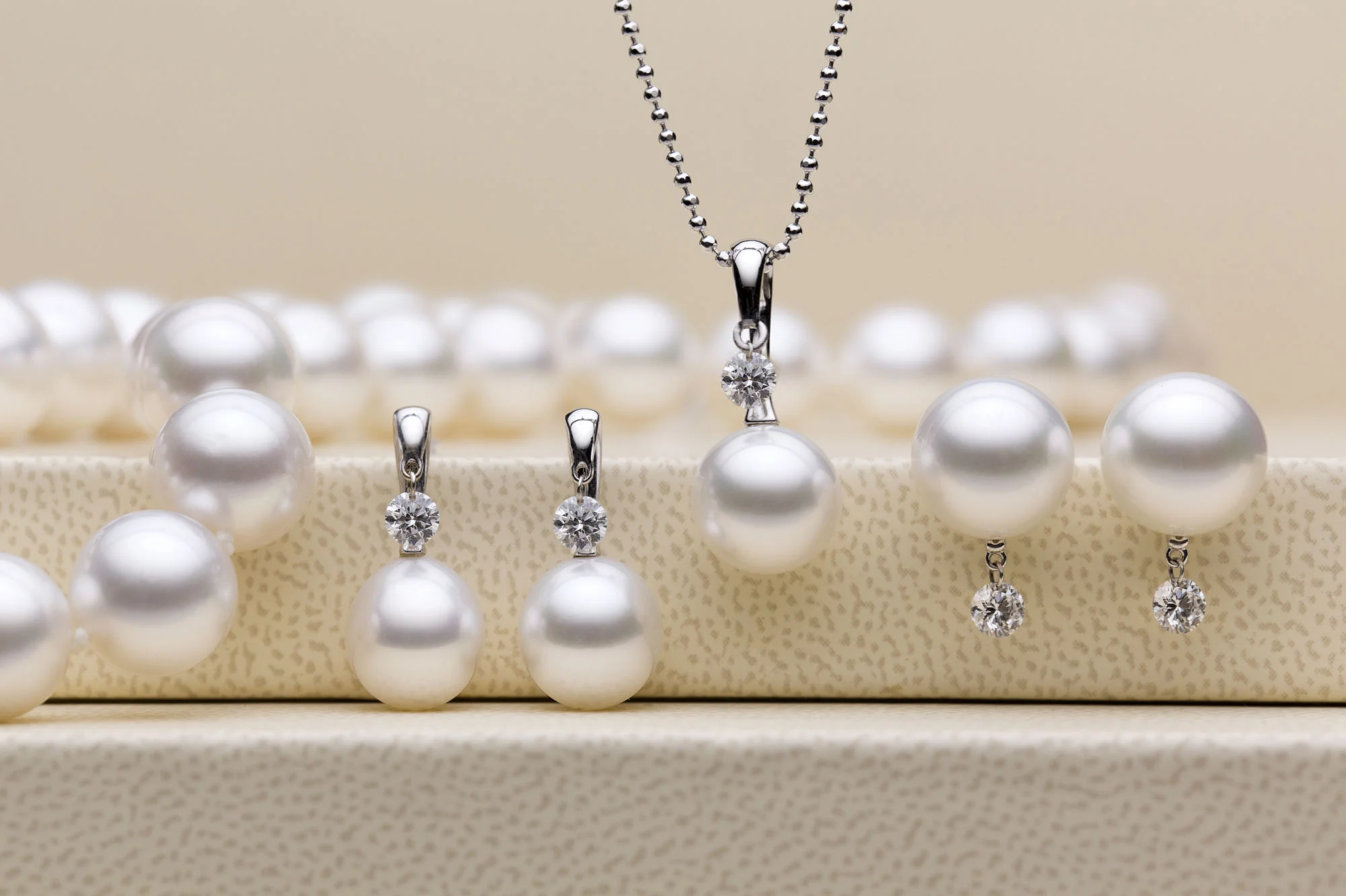 Dancing Diamond White_002.JPG