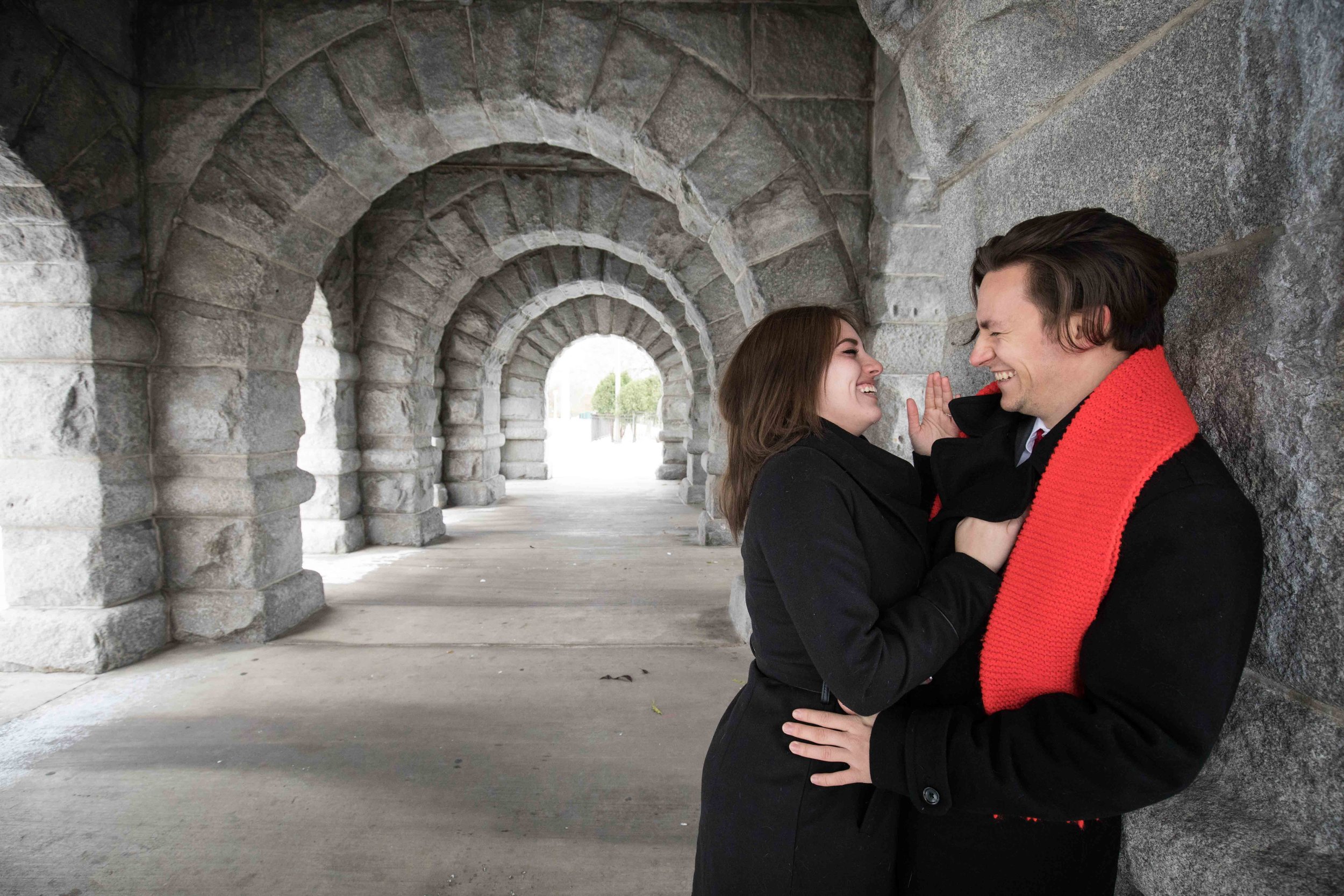  couple sharing a laugh in Lincoln Park, Chicago 