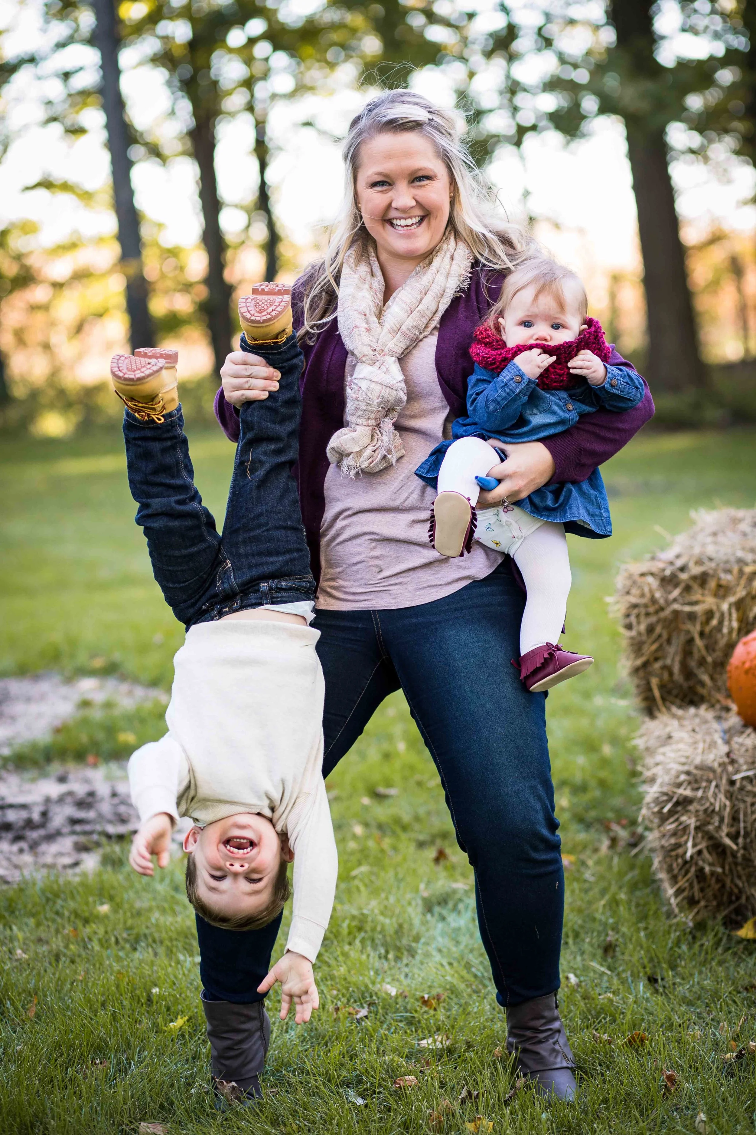 Mom wrangling her kids during the photo session