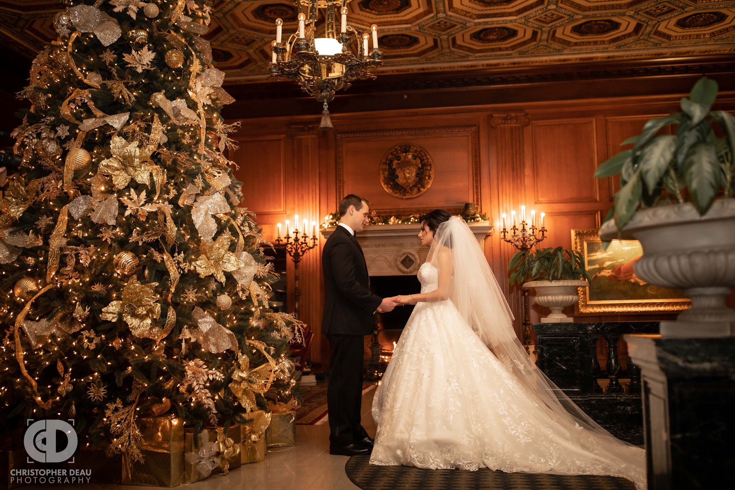  Bride and groom see each other for the first time on their wedding day 