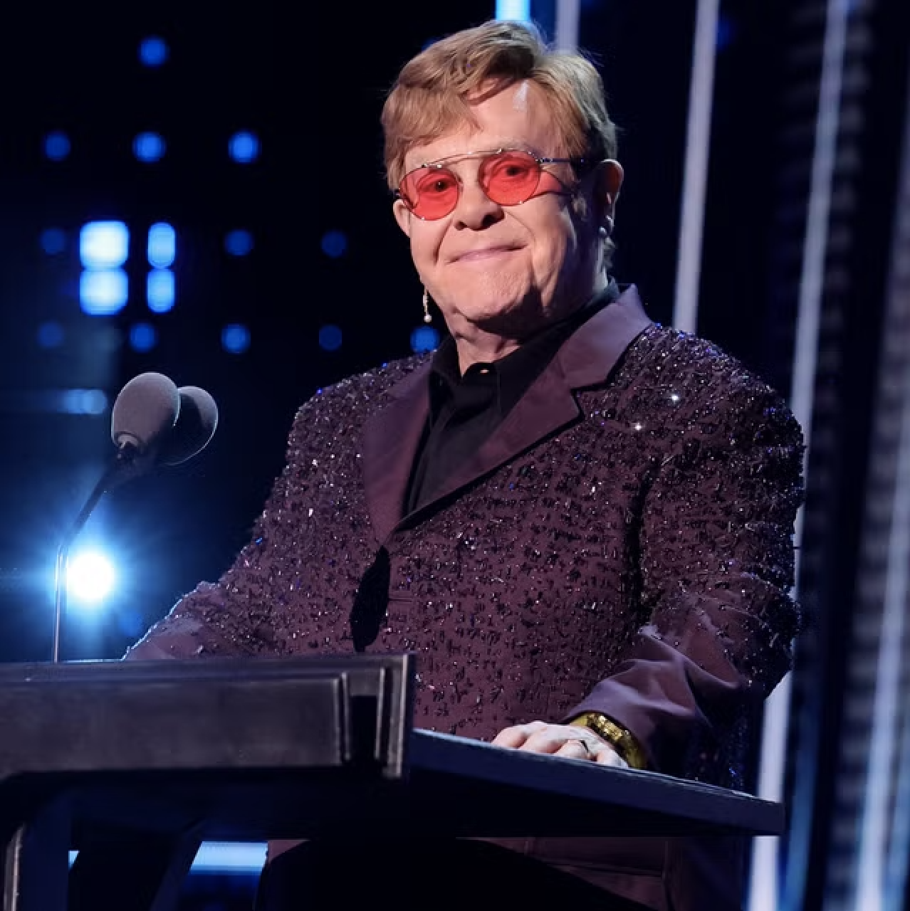 Elton John Turns Kneecaps into Jewelry After Knee Surgery