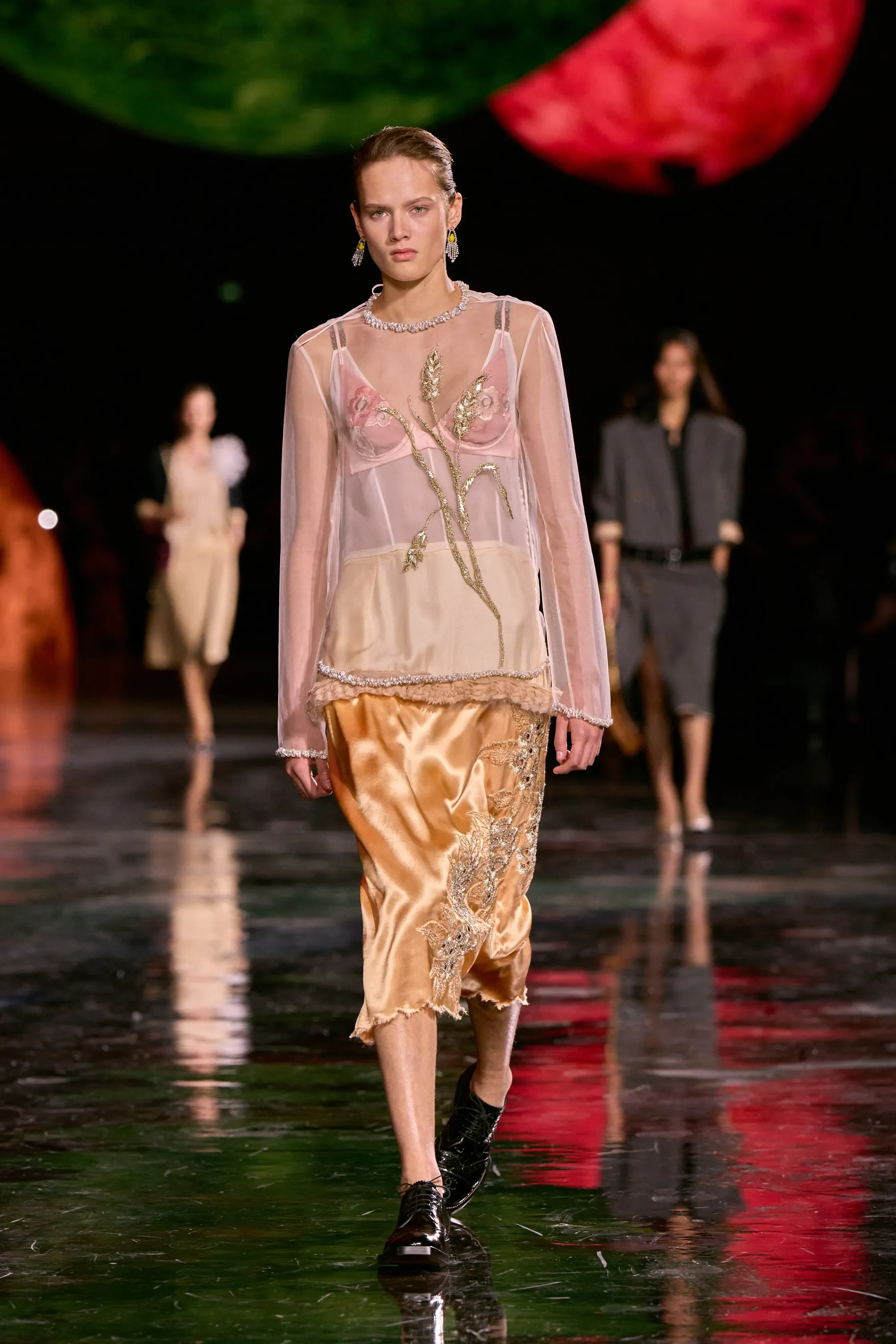 00004-chanel-spring-2026-ready-to-wear-credit-gorunway.webp