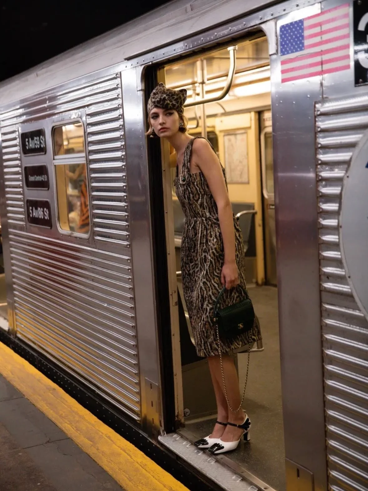 Chanel took NYC underground for its M&eacute;tiers d&rsquo;Art 2026 show&hellip; literally. For Matthieu Blazy&rsquo;s second show at the French fashion house, he transformed a Lower East Side subway station into a glittering runway, blending Parisia