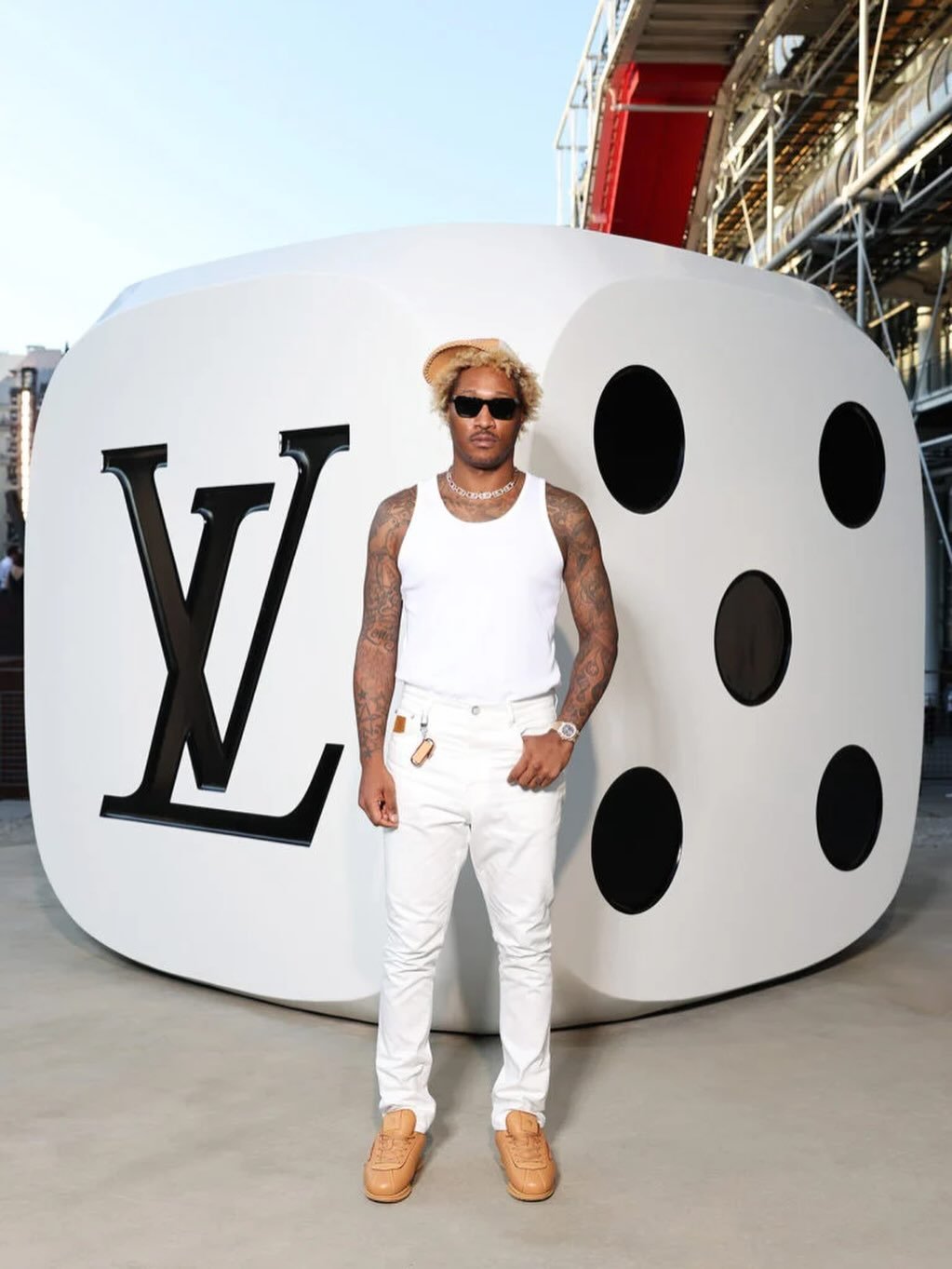 A front row fixture turned official. Future steps into his latest fashion role as a Friend of the House for @louisvuitton, reflecting the house&rsquo;s continued dialogue with music and modern culture. 💎