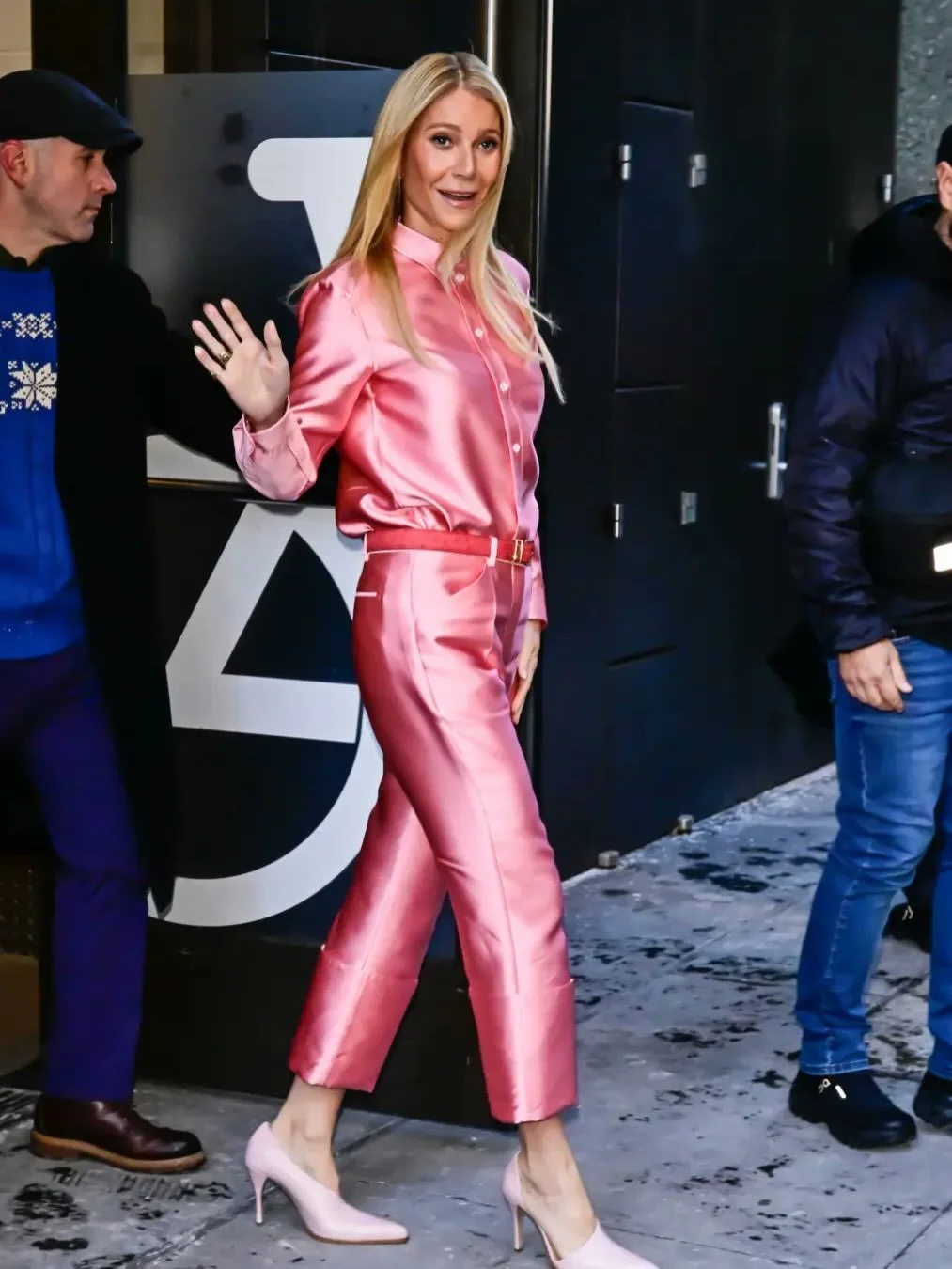 Hello Barbie! 😍🩷

@gwynethpaltrow stepped out for Good Morning America in a pink Calvin Klein suit from the brand&rsquo;s Spring/Summer 2026 collection, and we&rsquo;re in love!