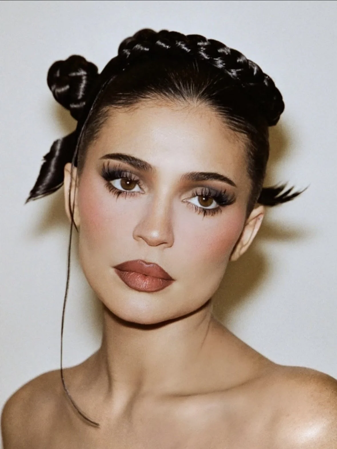 Kylie Jenner Embraced Dark Feminine Energy for Her Holiday Glam