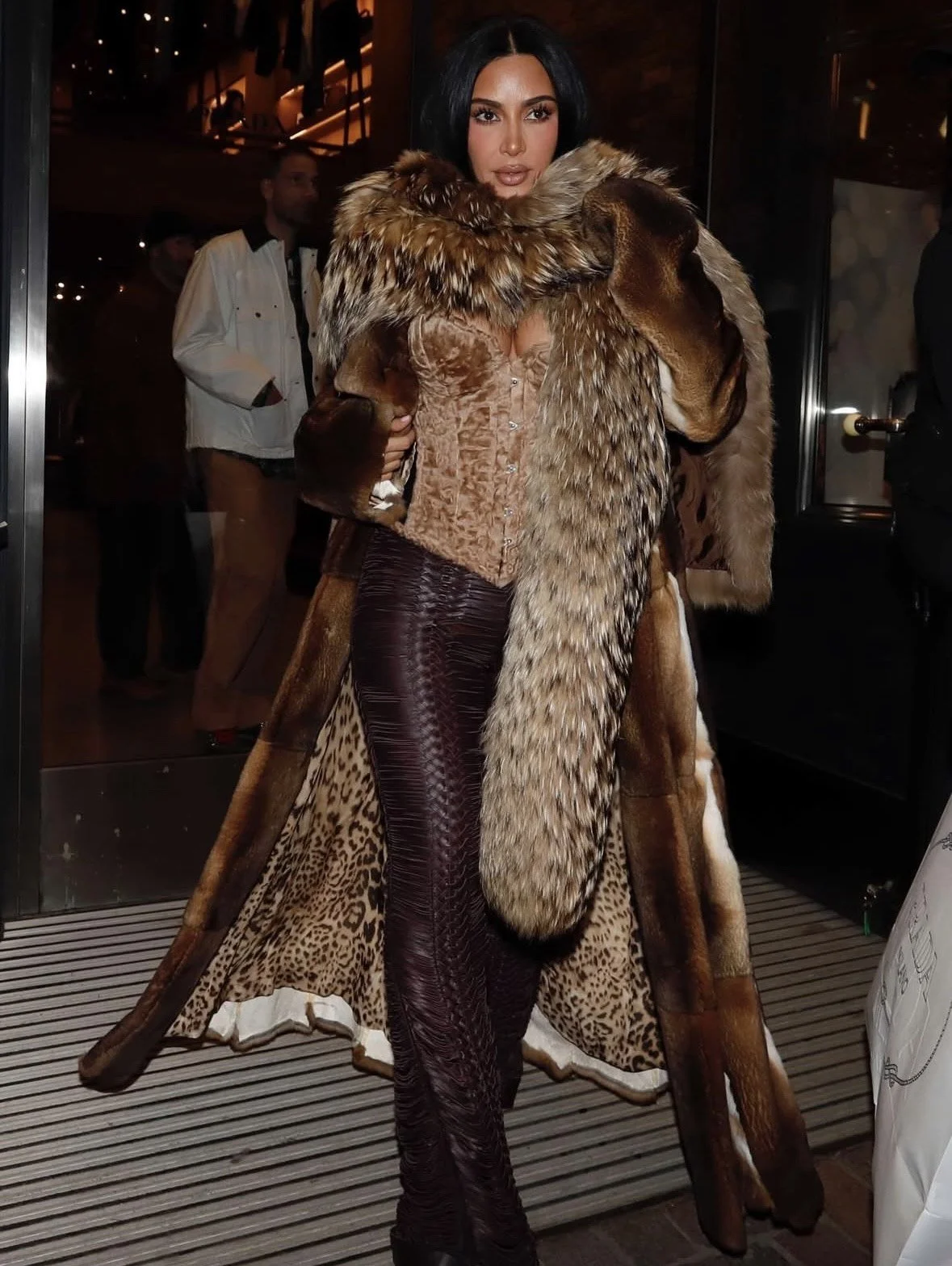 Kim Kardashian Brings After-Dark Glamour to Aspen in Ludovic de Saint Sernin Corset