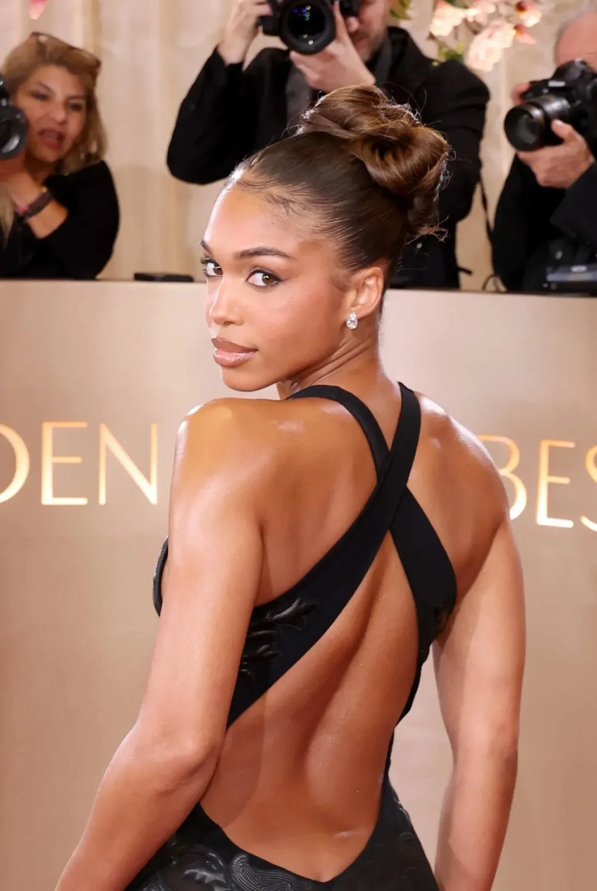 A Round of Applause for Lori Harvey’s Bun