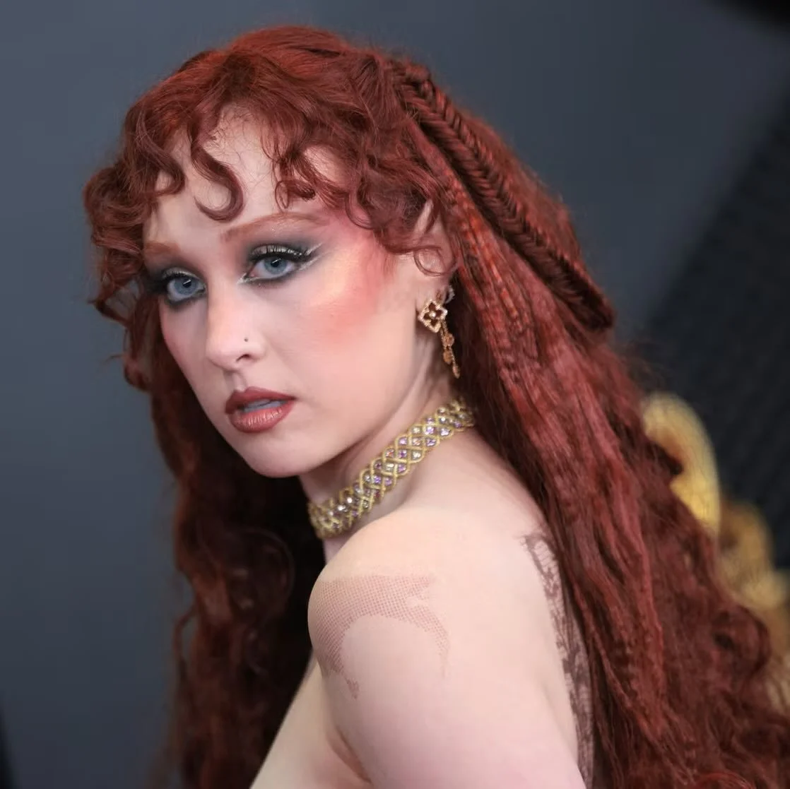 Regal, romantic, and a little boho magic ✨

@chappellroan made the fishtail braid feel royal again at the 2026 Grammys.