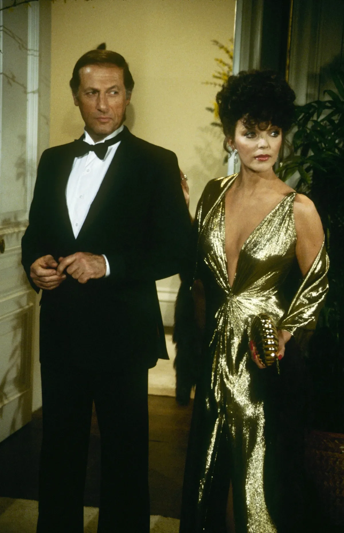 alexis-carrington-dynasty-fashion.webp
