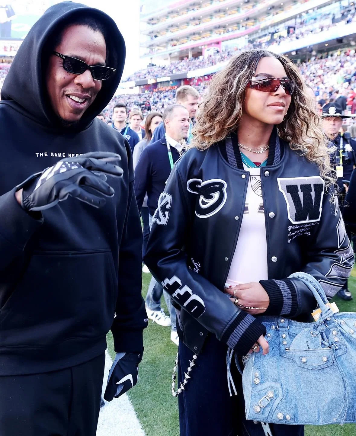 Jay-Z Brings Daughter Blue Ivy to the Super Bowl for a Sweet Father-Daughter Moment