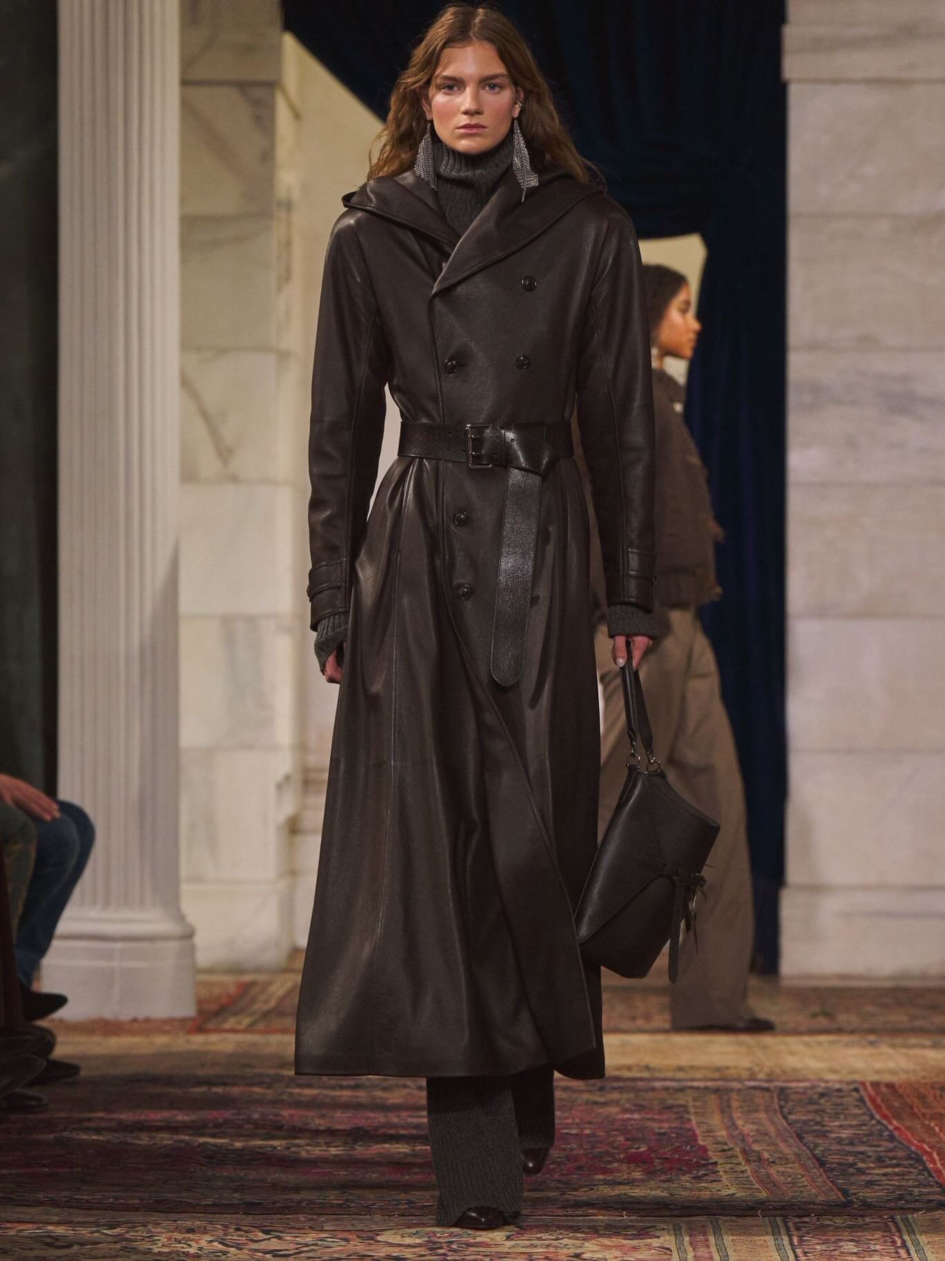 Ralph Lauren&rsquo;s Fall 2026 collection is serving timeless glamour with a modern, moody twist this #NYFW. 

From liquid metallics to plush textures and sleek eveningwear, these are the looks we&rsquo;re already dreaming of wearing. ✨