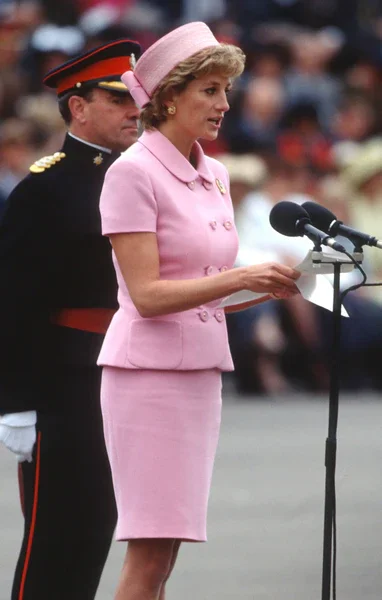 princess-diana-pillbox-hat.webp