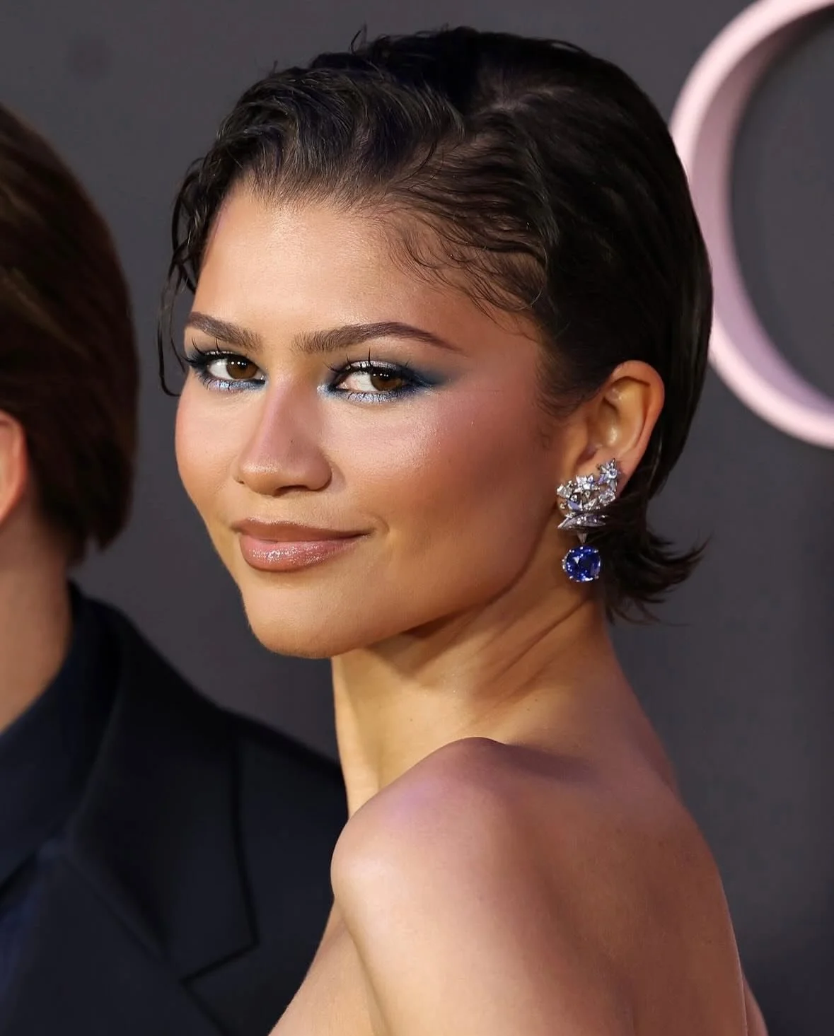 Something blue&hellip; but make it beauty. At the NYC premiere of &ldquo;The Drama,&rdquo; Zendaya&rsquo;s glam was the cherry on top of the method dressing that we&rsquo;ve been fawning over this entire press tour. 

While her Schiaparelli gown hand