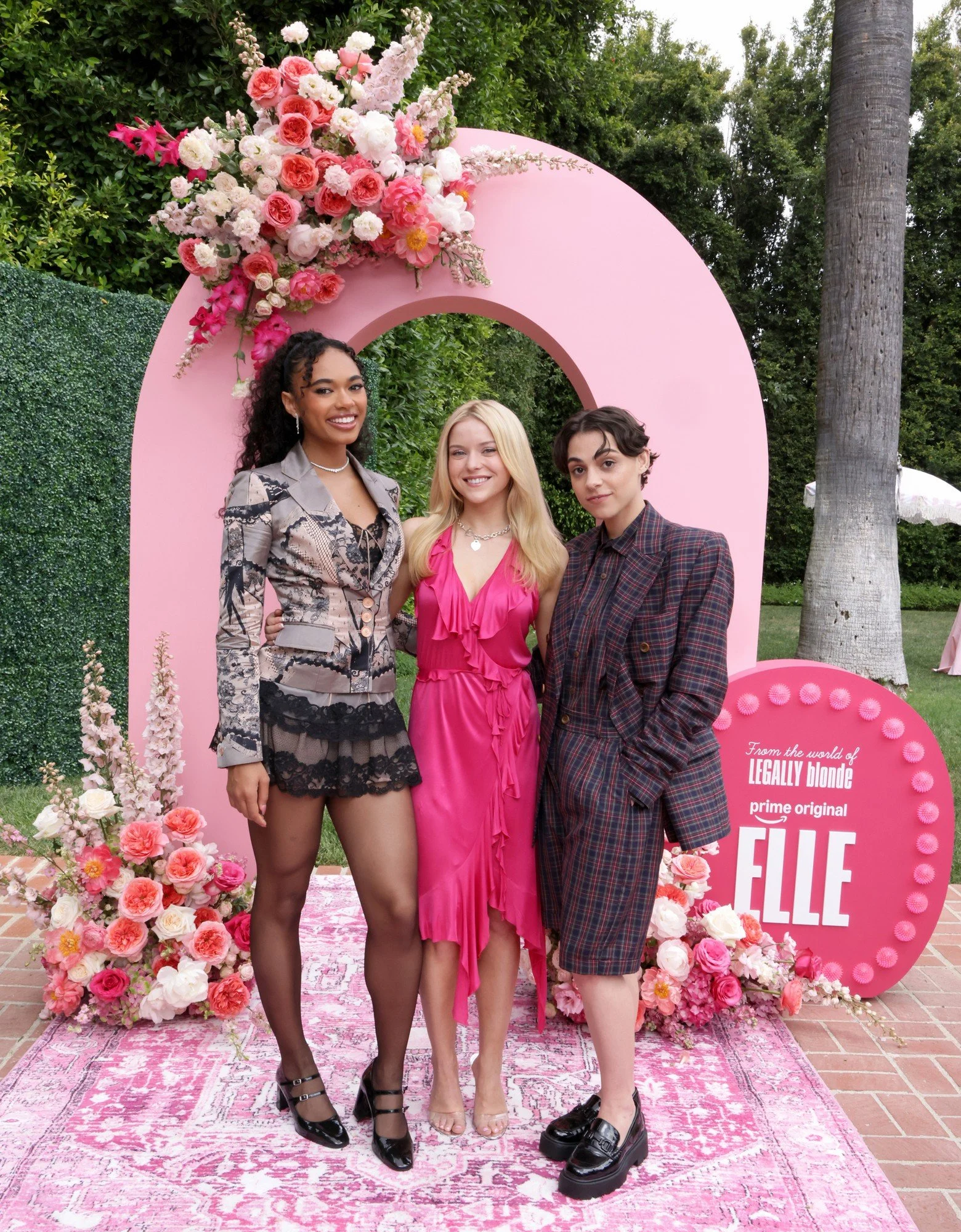 elle-series-cast.jpeg