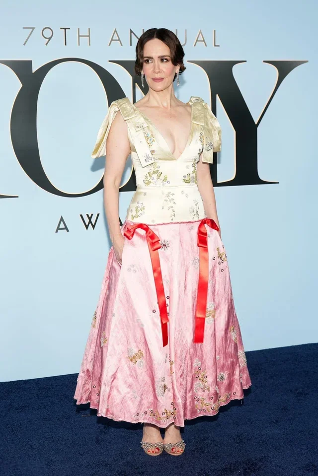 Sarah Paulson Looked Like a Beautifully Wrapped Gift in Erdem at the 2026 Tony Awards 