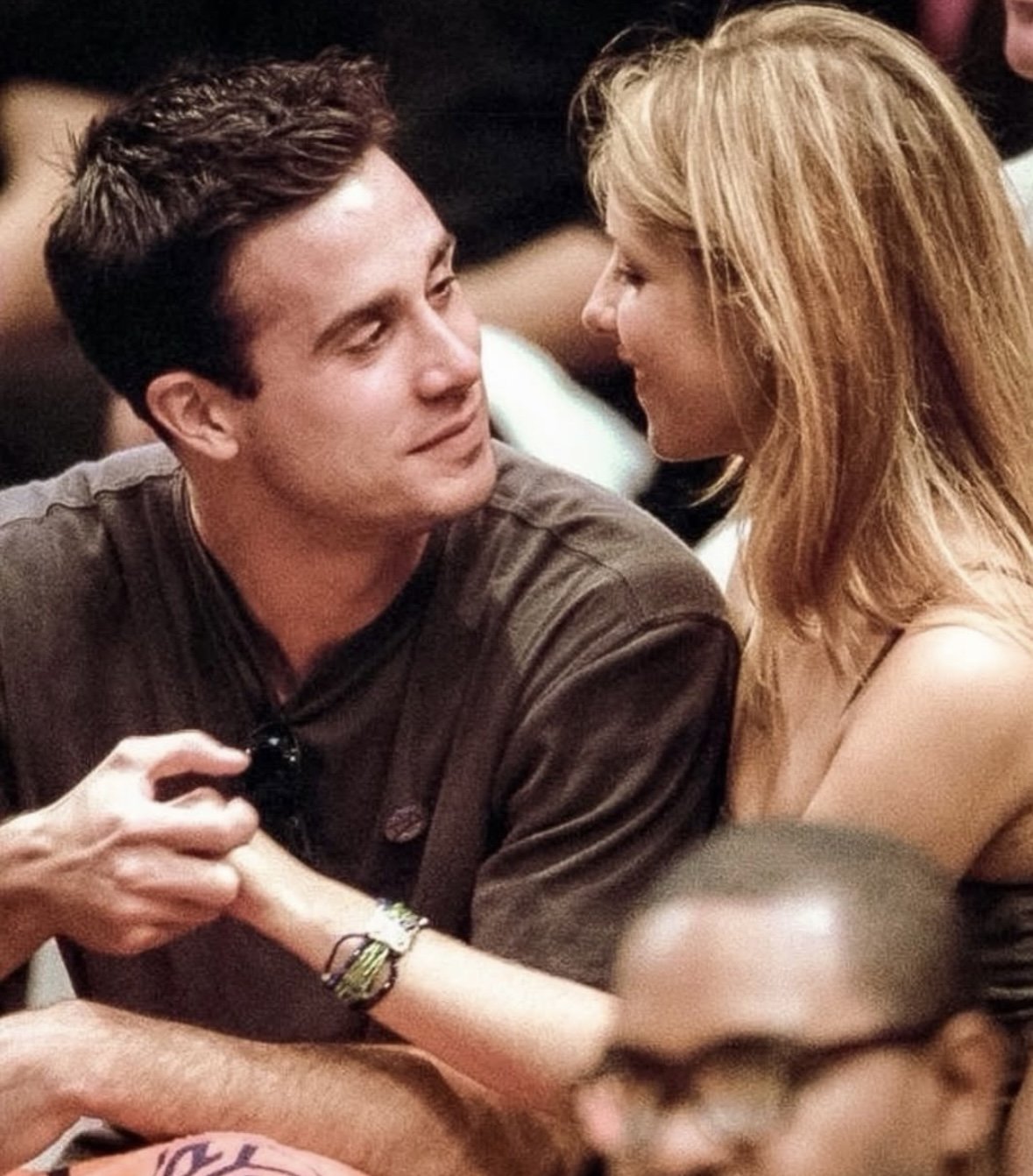 Pop Culturette Flashback: Sarah Michelle Gellar and Freddie Prinze Jr.’s Sweet Knicks Date Night in 2000