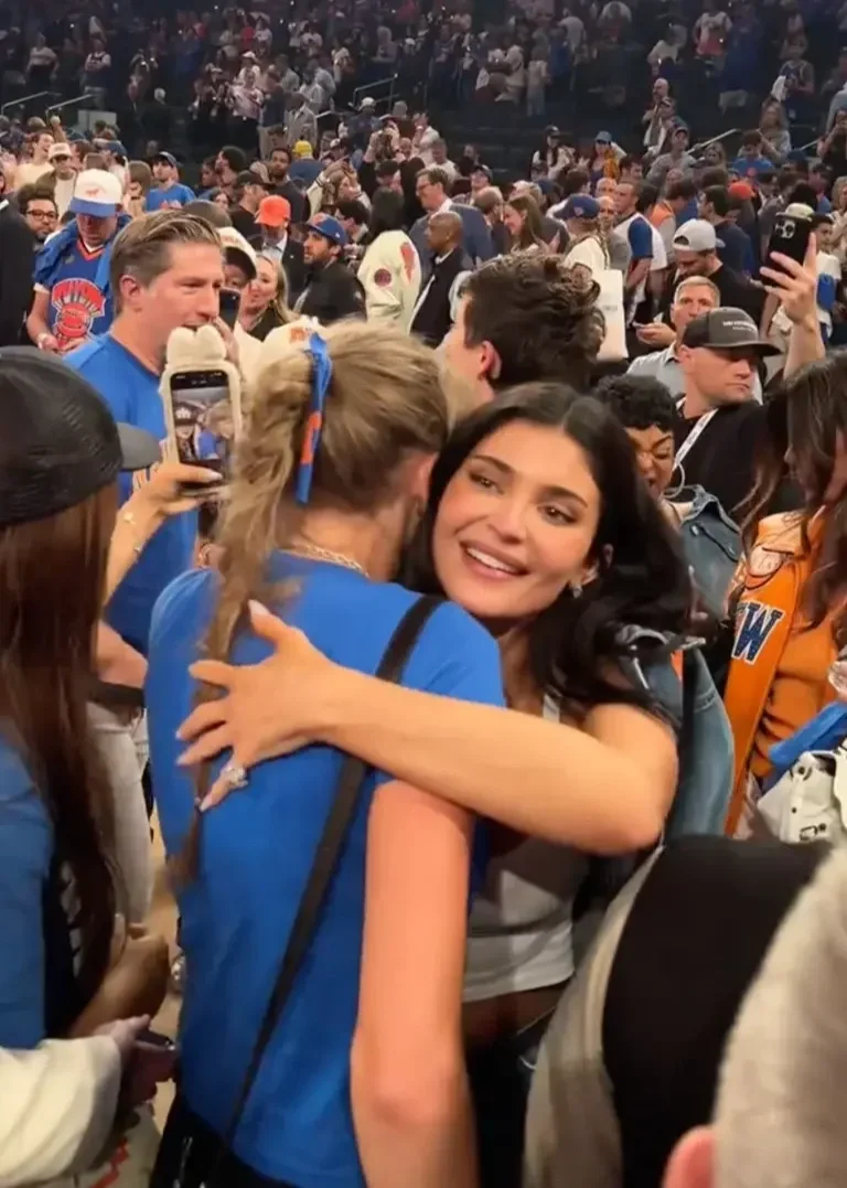Taylor Swift and Kylie Jenner Share Friendly Courtside Moment at Knicks Game