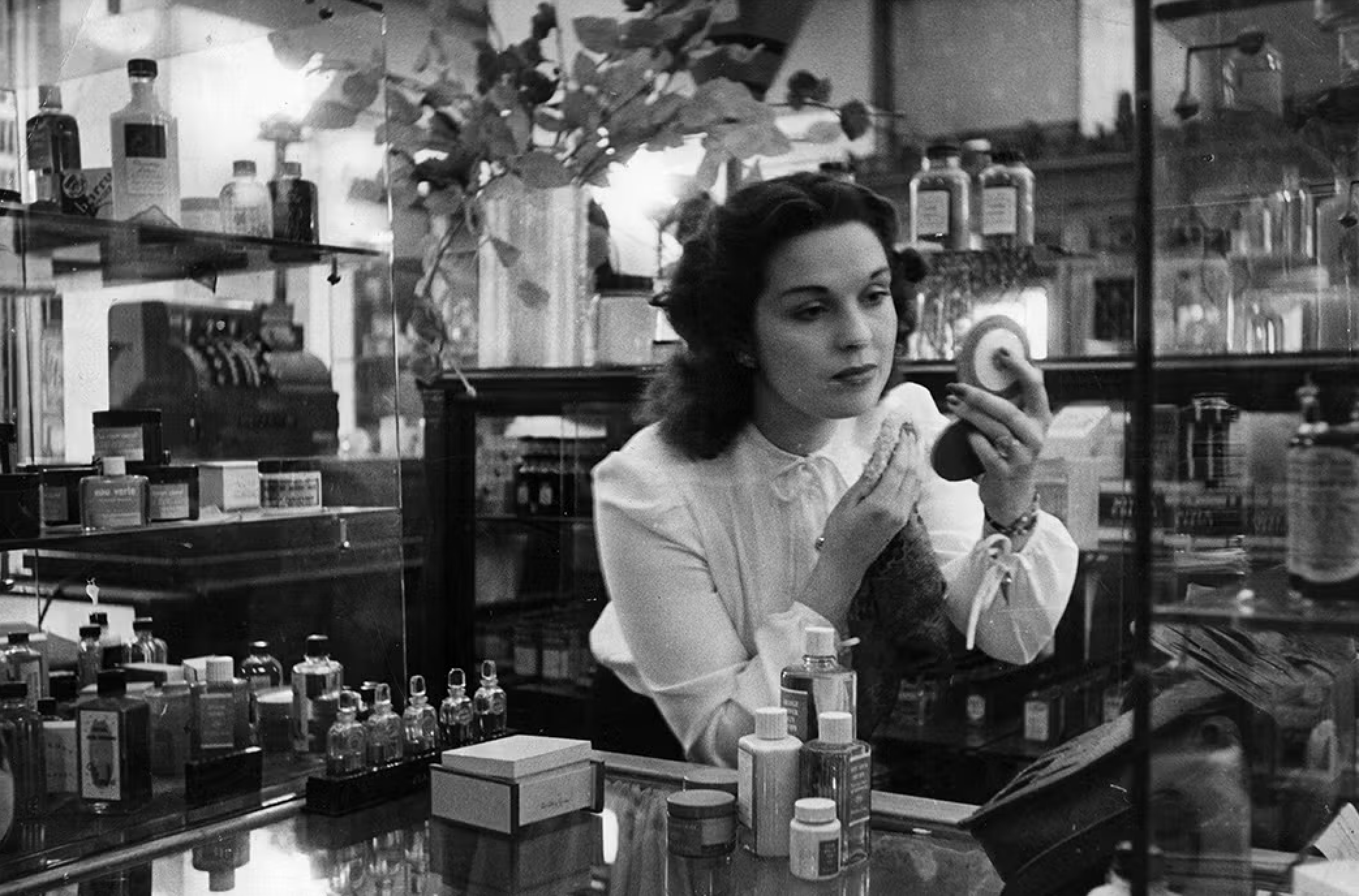 The Forgotten Era When Shop Girls Were the Original It Girls