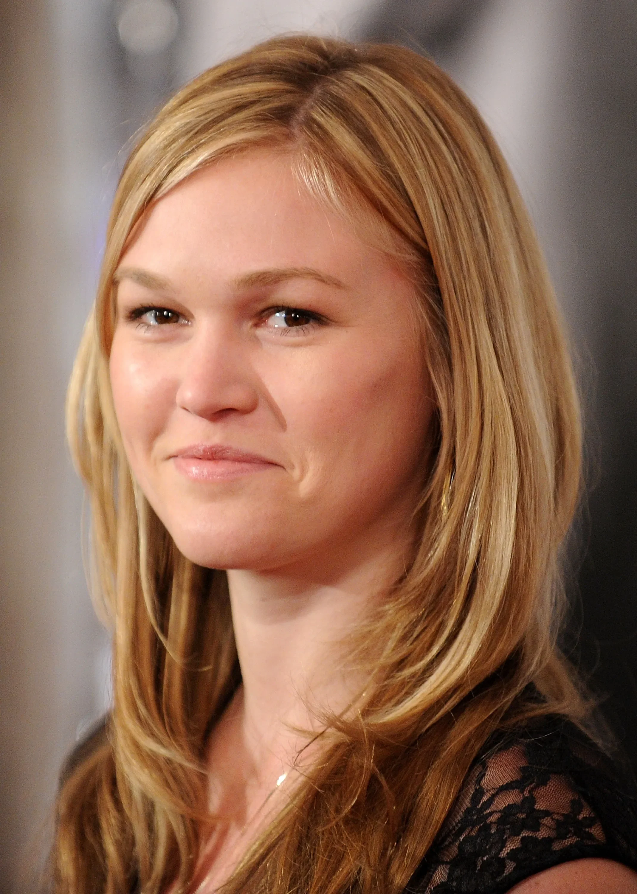 Julia Stiles Is Heading Back to the Dance Floor for ‘Dancing With the Stars’
