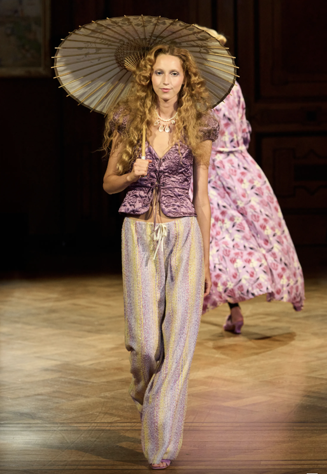 Anna Sui’s Spring 2027 Collection Made Girlhood Feel Enchanted Again