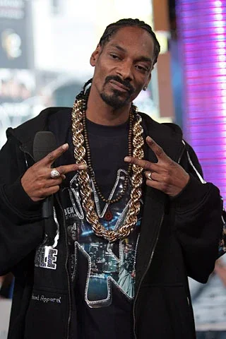 Snoop Dogg Turns 55: Celebrating Hip-Hop’s Effortlessly Cool Crossover Star